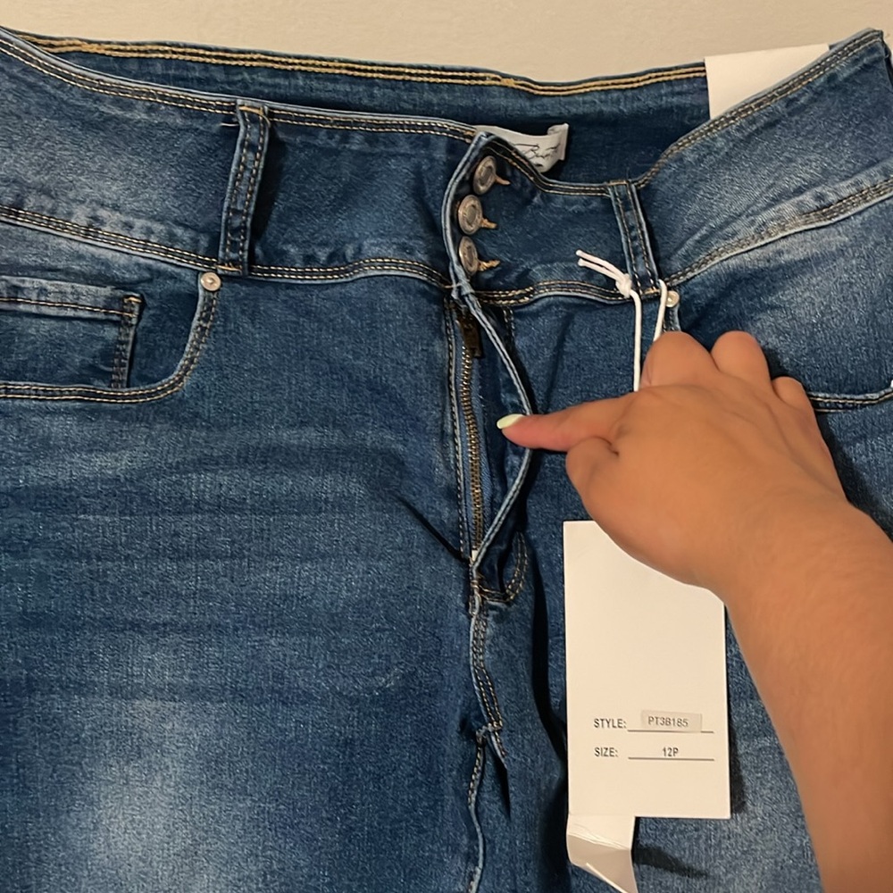 New- Womens Mid Rise Skinny Blue Denim Jean- Size 12petite - Picture 4 of 7